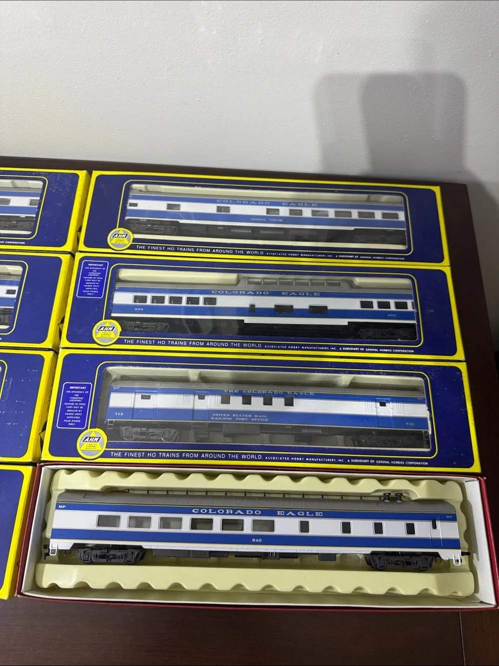 Rivarossi AHM The Colorado Eagle 1930’s HO 8 Constant Lighting Passenger Car Set